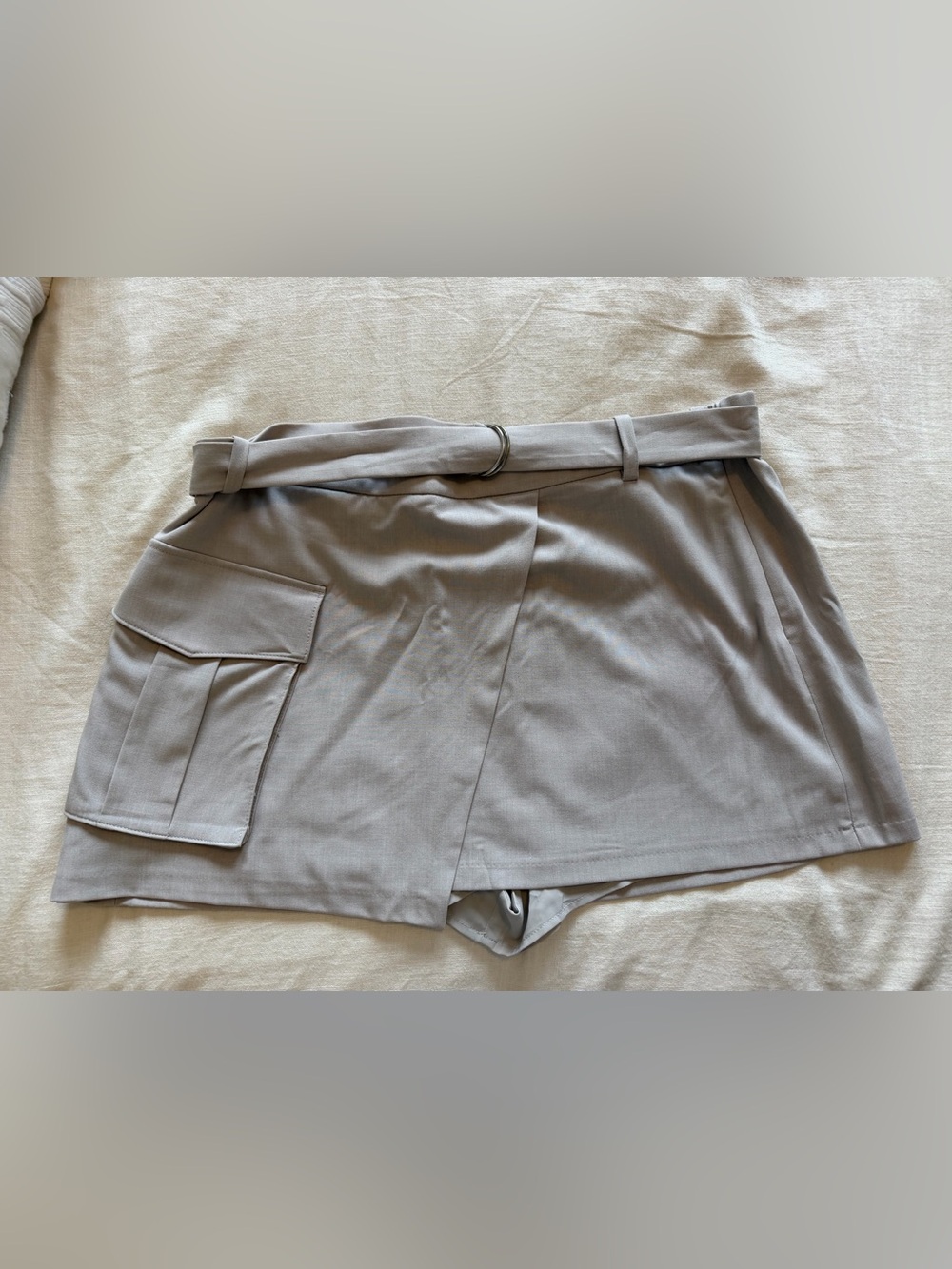 Abercrombie cargo style skort - size XL